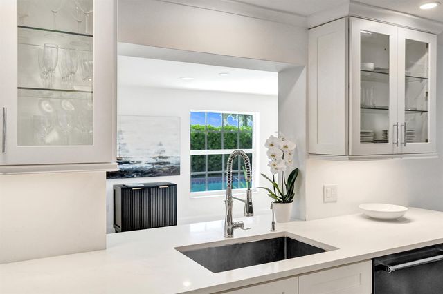 4240 NE 28th Avenue, Fort Lauderdale, FL 33308