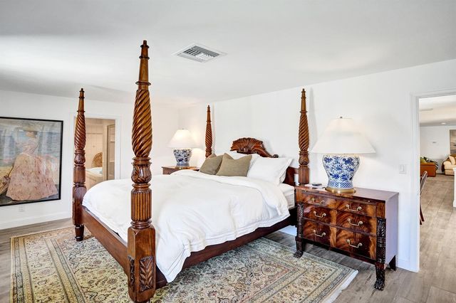 4240 NE 28th Avenue, Fort Lauderdale, FL 33308