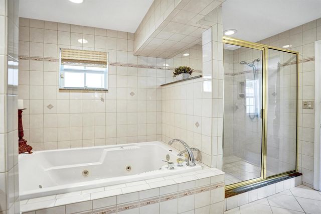 4240 NE 28th Avenue, Fort Lauderdale, FL 33308