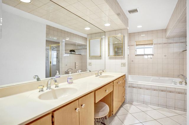 4240 NE 28th Avenue, Fort Lauderdale, FL 33308