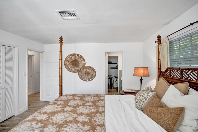 4240 NE 28th Avenue, Fort Lauderdale, FL 33308