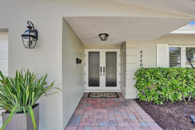 4240 NE 28th Avenue, Fort Lauderdale, FL 33308