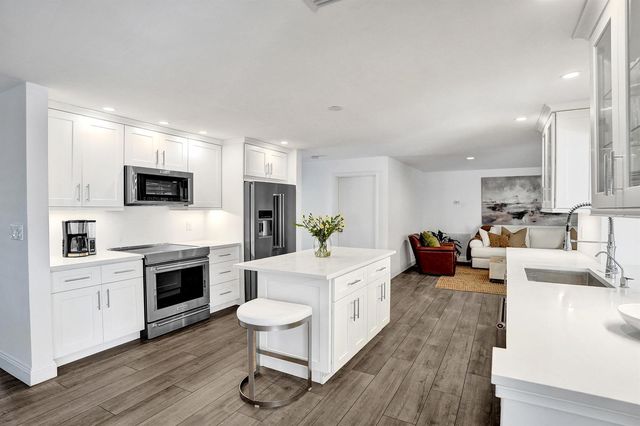 4240 NE 28th Avenue, Fort Lauderdale, FL 33308