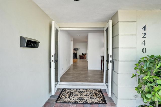 4240 NE 28th Avenue, Fort Lauderdale, FL 33308