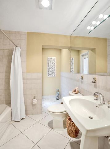 4240 NE 28th Avenue, Fort Lauderdale, FL 33308