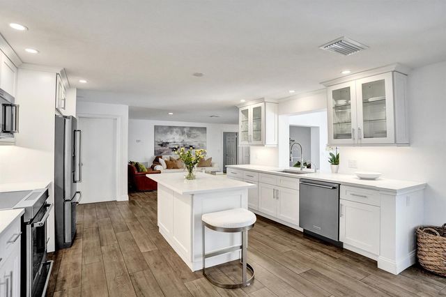 4240 NE 28th Avenue, Fort Lauderdale, FL 33308