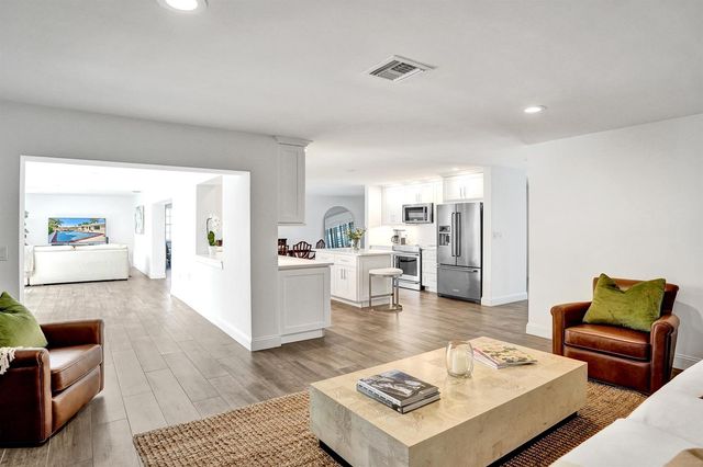 4240 NE 28th Avenue, Fort Lauderdale, FL 33308