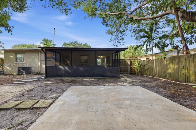 2341 N 61st Ter, Hollywood, FL 33024