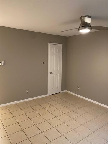 3300 Pebblebrook Drive 74, Seabrook, TX 77586