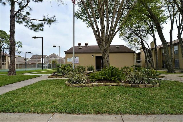 3300 Pebblebrook Drive 74, Seabrook, TX 77586