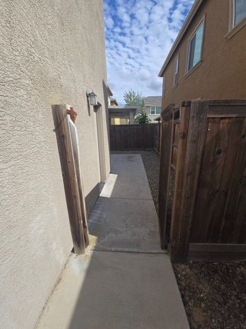 8720 Esperia Way, Sacramento, CA 95828