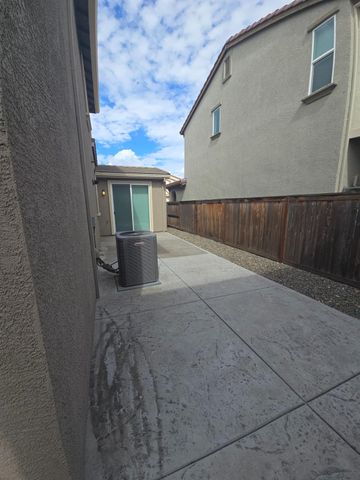 8720 Esperia Way, Sacramento, CA 95828