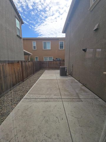 8720 Esperia Way, Sacramento, CA 95828