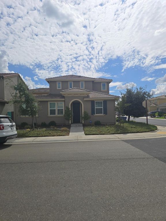 8720 Esperia Way, Sacramento, CA 95828