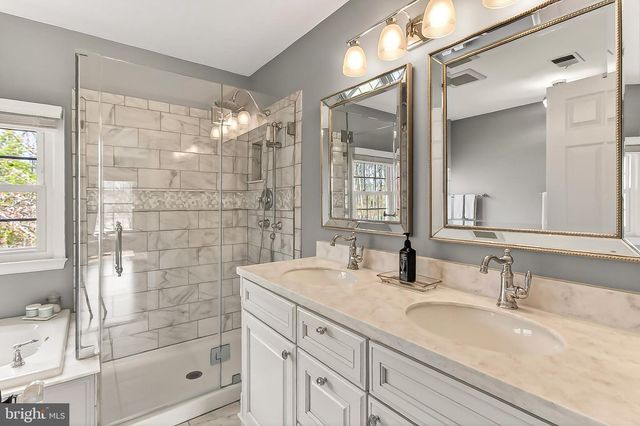 15510 MEHERRIN DR, Centreville, VA 20120