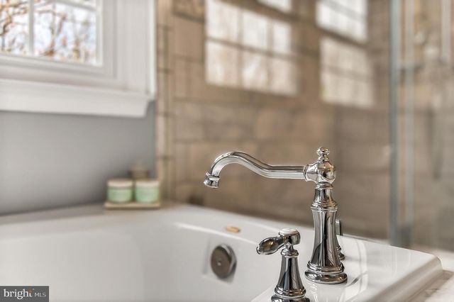 15510 MEHERRIN DR, Centreville, VA 20120