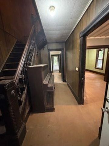 20 Hawthorne St, Springfield, MA 01105