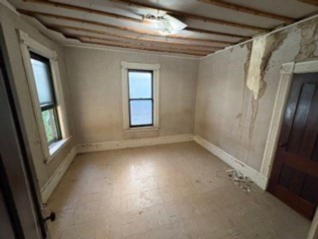 20 Hawthorne St, Springfield, MA 01105