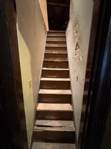20 Hawthorne St, Springfield, MA 01105
