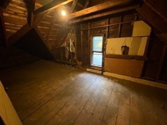 20 Hawthorne St, Springfield, MA 01105