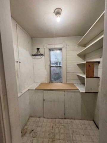 20 Hawthorne St, Springfield, MA 01105