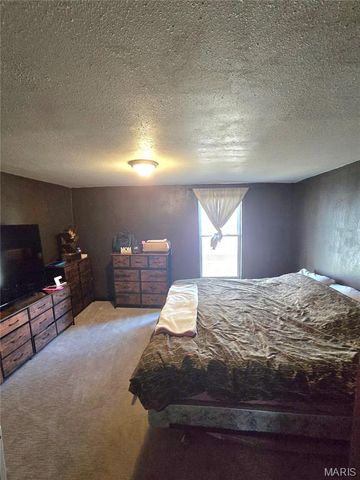 712 Condit Street, Wood River, IL 62095