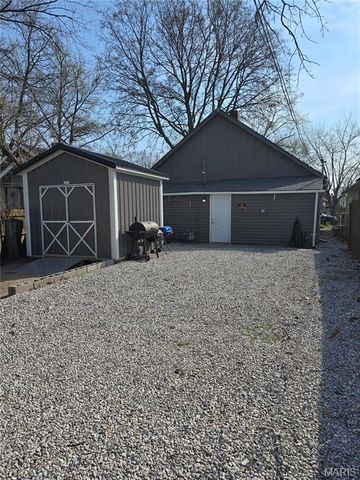 712 Condit Street, Wood River, IL 62095