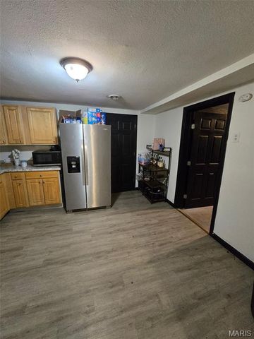 712 Condit Street, Wood River, IL 62095