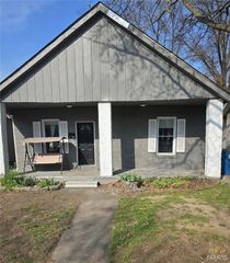 712 Condit Street, Wood River, IL 62095