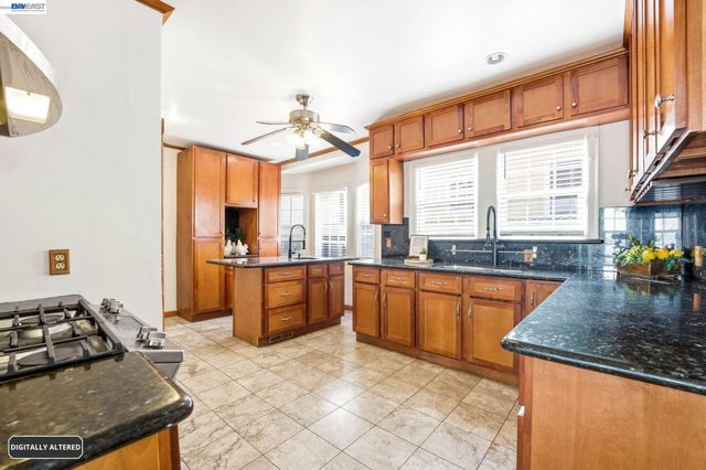 5814 Fleming Ave, Oakland, CA 94605