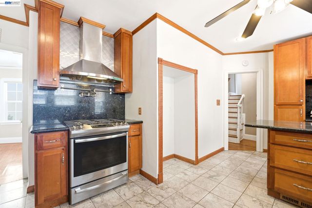 5814 Fleming Ave, Oakland, CA 94605