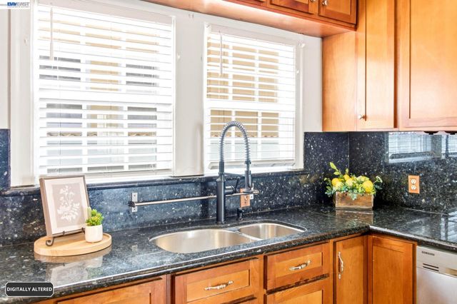 5814 Fleming Ave, Oakland, CA 94605
