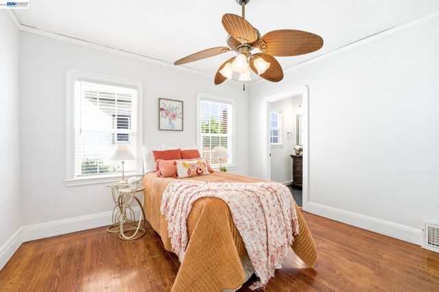 5814 Fleming Ave, Oakland, CA 94605