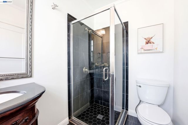 5814 Fleming Ave, Oakland, CA 94605