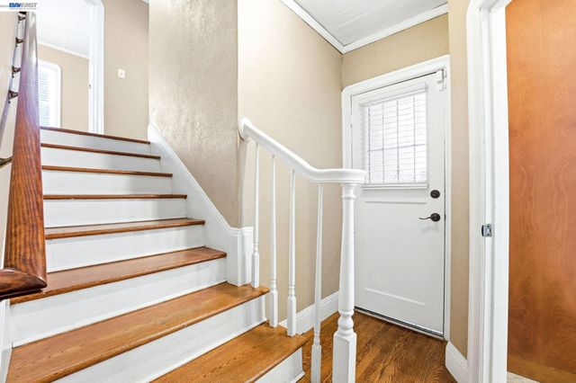 5814 Fleming Ave, Oakland, CA 94605