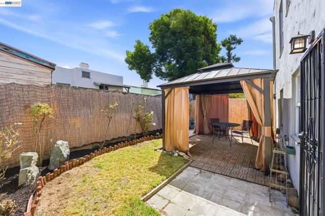 5814 Fleming Ave, Oakland, CA 94605