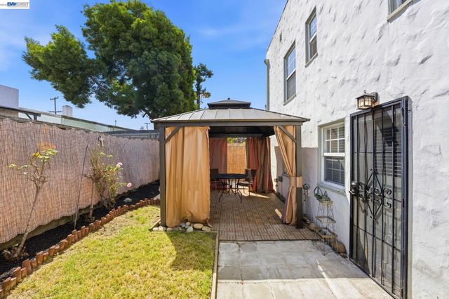 5814 Fleming Ave, Oakland, CA 94605