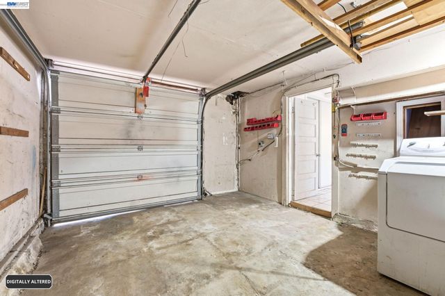 5814 Fleming Ave, Oakland, CA 94605