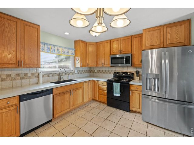 2201 Mountair Ln, Greeley, CO 80634