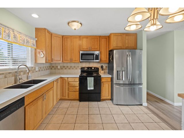 2201 Mountair Ln, Greeley, CO 80634