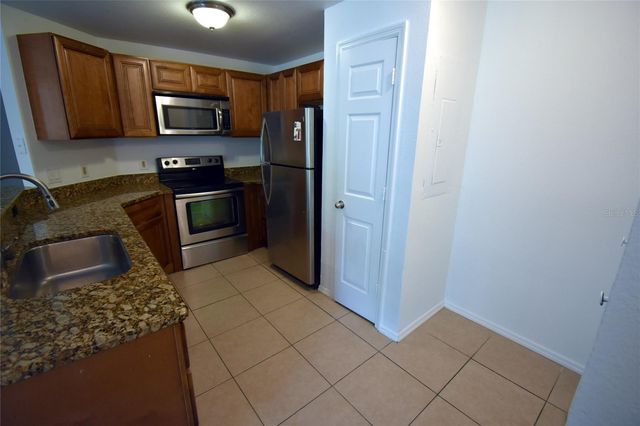 2000 ERVING CIRCLE 208, Ocoee, FL 34761