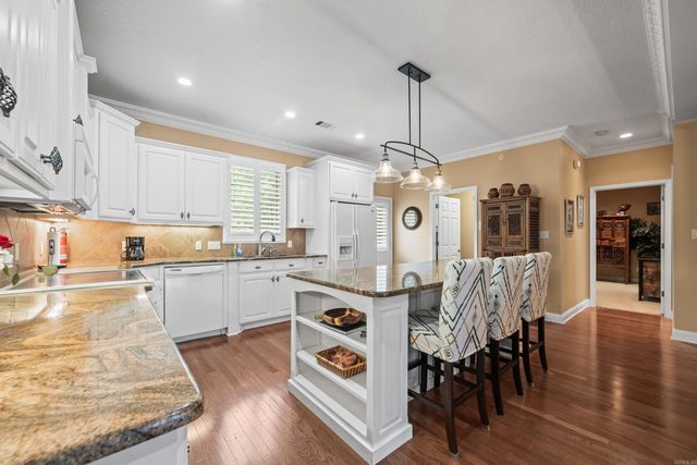 1380 Airport Rd Apt E1, Hot Springs, AR 71913