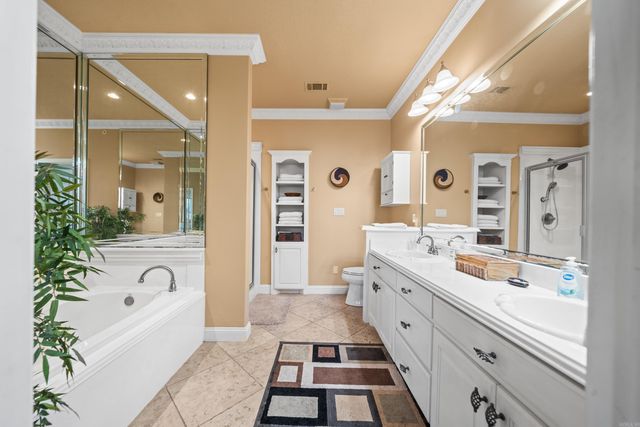 1380 Airport Rd Apt E1, Hot Springs, AR 71913