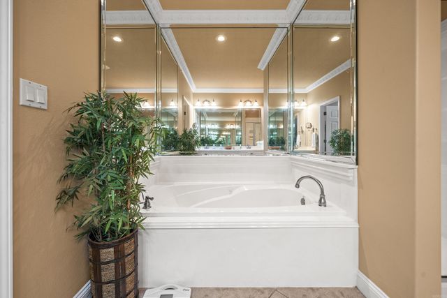 1380 Airport Rd Apt E1, Hot Springs, AR 71913