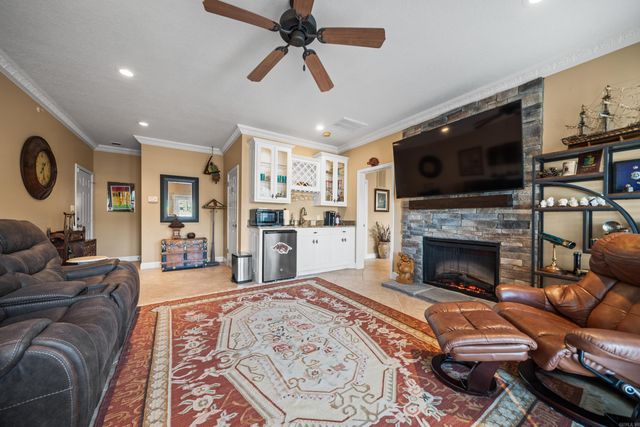 1380 Airport Rd Apt E1, Hot Springs, AR 71913