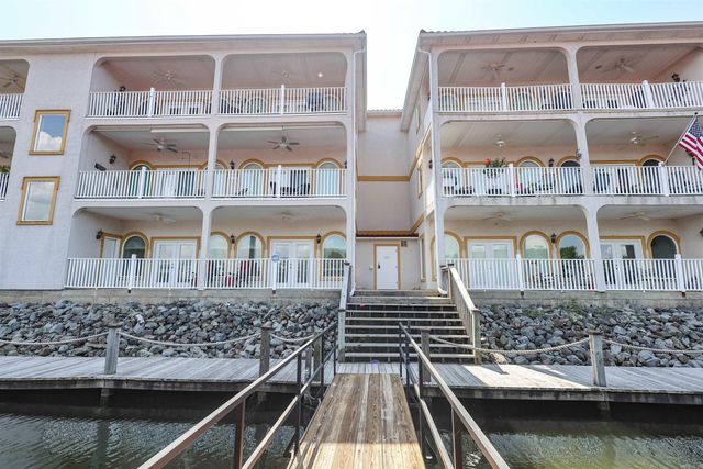 1380 Airport Rd Apt E1, Hot Springs, AR 71913