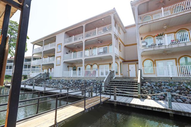 1380 Airport Rd Apt E1, Hot Springs, AR 71913