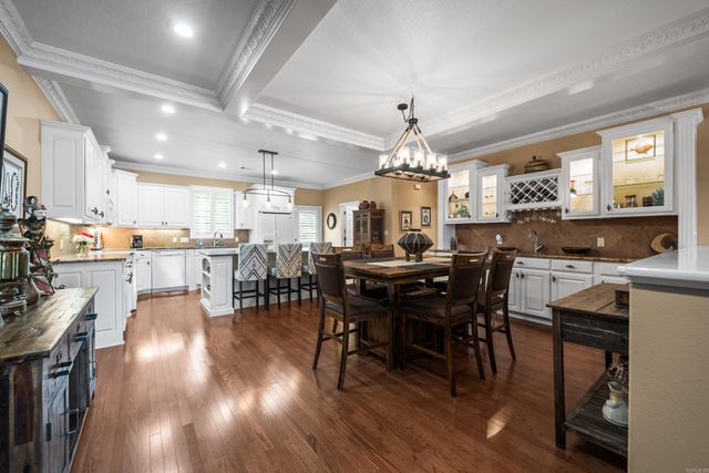 1380 Airport Rd Apt E1, Hot Springs, AR 71913