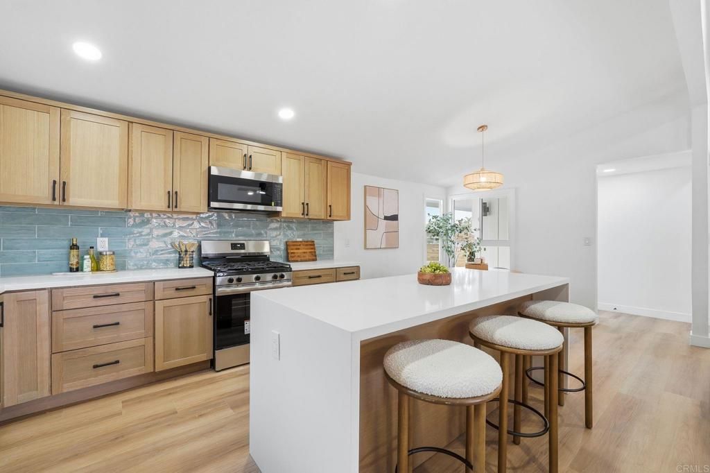 Image 10 of property listing at 2828 Mission Village Dr, San Diego, CA 92123