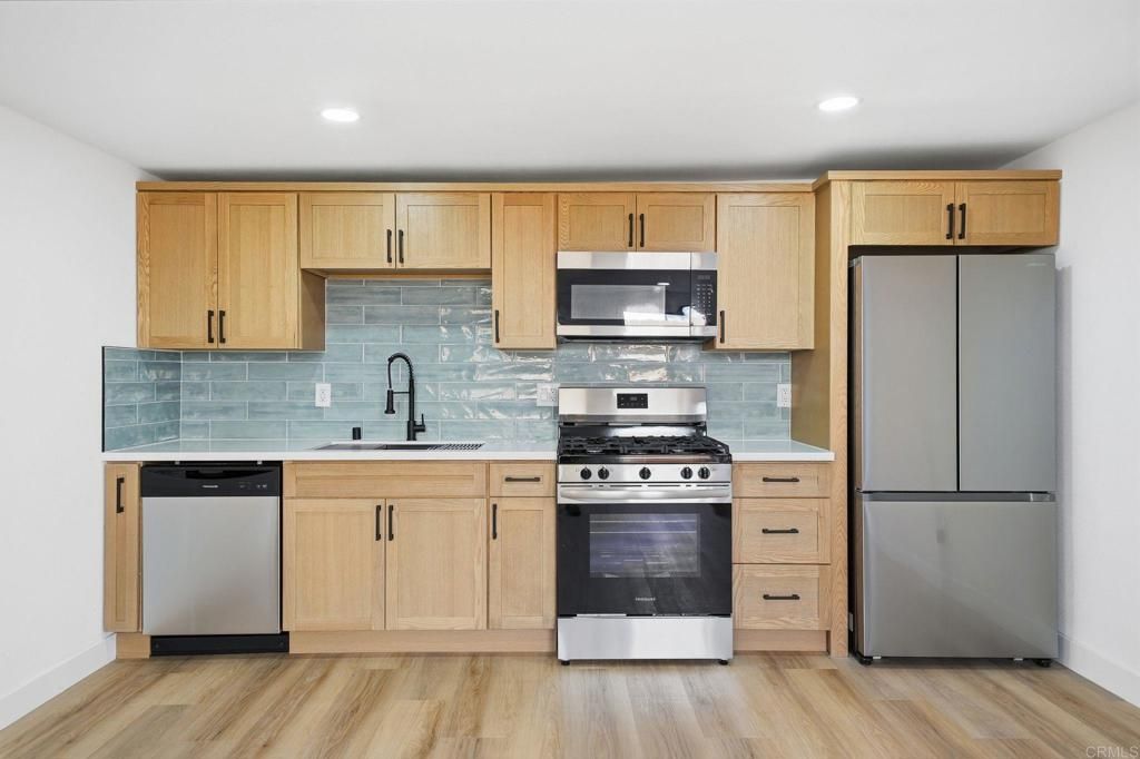 Image 29 of property listing at 2828 Mission Village Dr, San Diego, CA 92123